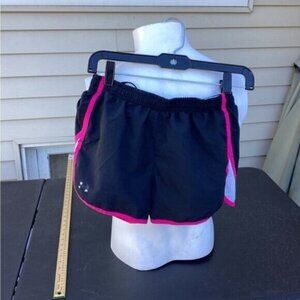 Grandpa mob wife clean girl office fairy core Under Armour Women's Shorts small